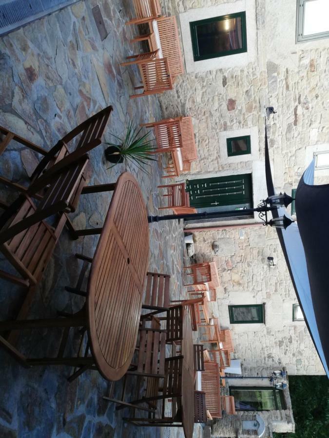 Hosteria Calixtino Palas de Rei Luaran gambar